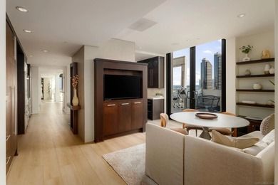 Welcome to Renaissance Penthouse Residence 2204, a recently - photo 37