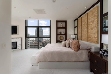 Welcome to Renaissance Penthouse Residence 2204, a recently - photo 39
