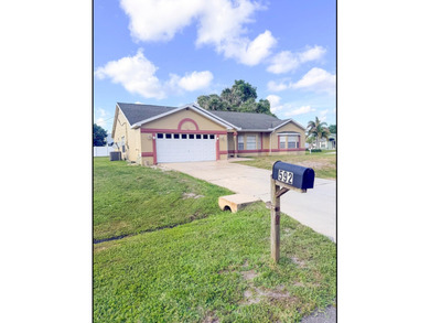 Beautiful and spacious 3 bedroom, 2 bath home with a 2 car - photo 4