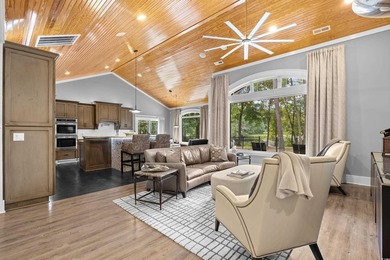 Stunning, custom-built home located on a double lot in a small - photo 11