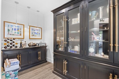 Stunning, custom-built home located on a double lot in a small - photo 17