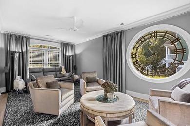 Stunning, custom-built home located on a double lot in a small - photo 20