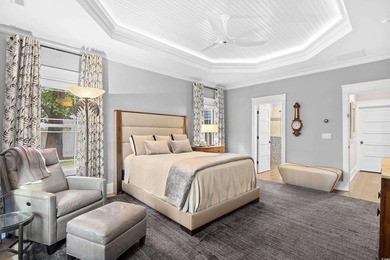 Stunning, custom-built home located on a double lot in a small - photo 24