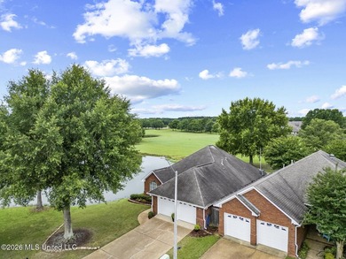 Move-in ready and absolutely immaculate. This charming 2-bedroom - photo 32