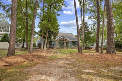 Stunning, custom-built home located on a double lot in a small - photo 33