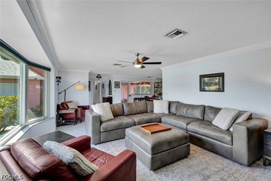 Discover the perfect blend of character and comfort in this - photo 4