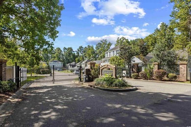 Stunning, custom-built home located on a double lot in a small - photo 38