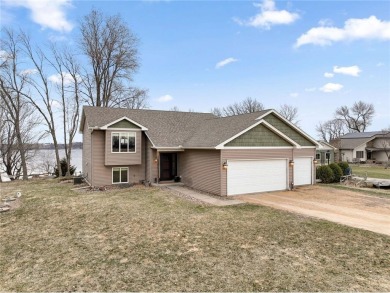 Lake Home Sale Pending in Wells Twp, Minnesota
