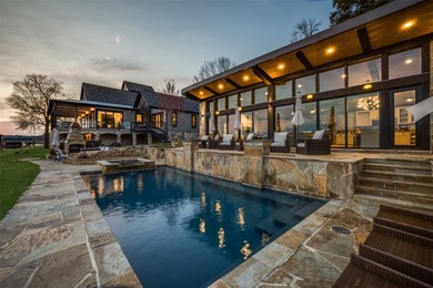 STUNNING & BEAUTIFULLY UPDATED multi-generational property HAS - photo 2