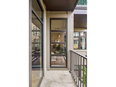 Beautifully updated 1-bedroom, 1-bath condo in downtown - photo 18