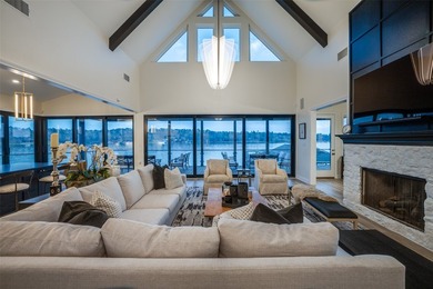 STUNNING & BEAUTIFULLY UPDATED multi-generational property HAS - photo 9