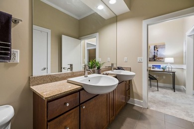 Beautifully updated 1-bedroom, 1-bath condo in downtown - photo 26