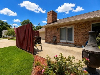 Quality-built brick ranch in desirable River Forest Estates! - photo 8