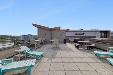 Beautifully updated 1-bedroom, 1-bath condo in downtown - photo 31