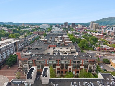 Beautifully updated 1-bedroom, 1-bath condo in downtown - photo 35