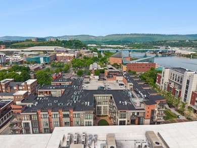 Beautifully updated 1-bedroom, 1-bath condo in downtown - photo 38