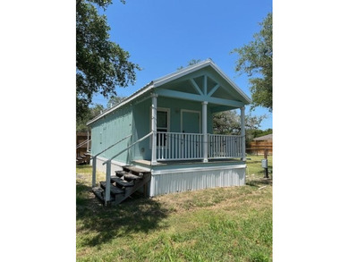 Adorable 1 bed/2 bath fully furnished Platinum Cottage - photo 11