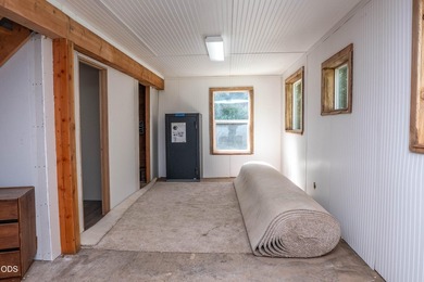 Remote, private, and surrounded by nature, this off-grid hunting - photo 17