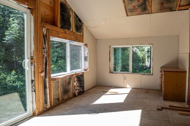 Remote, private, and surrounded by nature, this off-grid hunting - photo 27