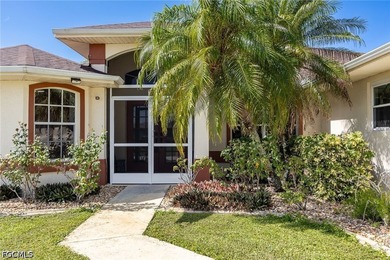 Welcome to this beautifully maintained 3-bedroom + den, 2-bath - photo 4