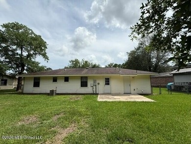 Looking for a freshly updated home in the highly desirable Ocean - photo 34