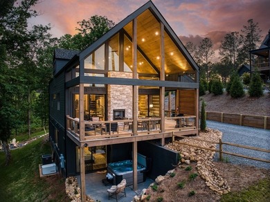 Welcome to Oakwood Estates, a bespoke mountain estate where - photo 4