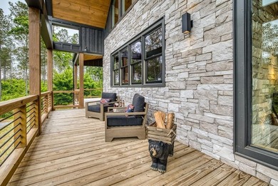 Welcome to Oakwood Estates, a bespoke mountain estate where - photo 6