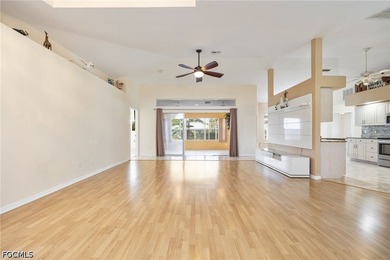Welcome to this beautifully maintained 3-bedroom + den, 2-bath - photo 8