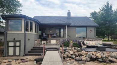 Storm Lake Home For Sale in Lakeside Iowa