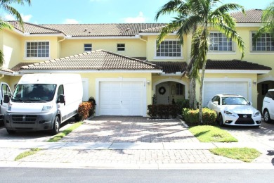 (private lake, pond, creek) Townhome/Townhouse For Sale in West Palm Beach Florida