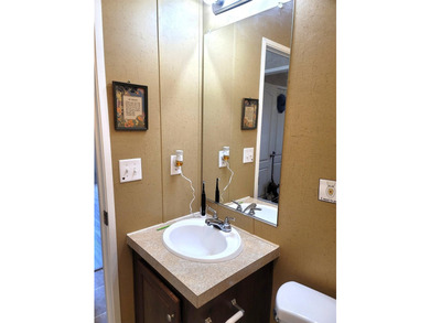 Charming home, that shows well and is very inviting as you step - photo 14