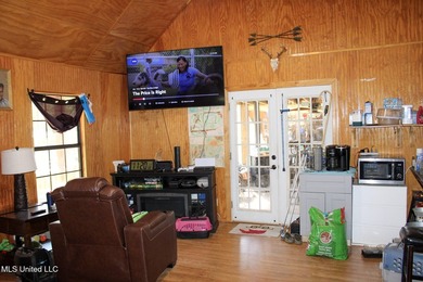 MULTI HOME PROPERTY! Welcome to your outdoorsman's paradise -- - photo 15