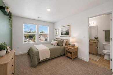 Beautifully maintained 3-bedroom, 3 bath townhome offering a - photo 15
