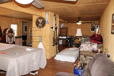 MULTI HOME PROPERTY! Welcome to your outdoorsman's paradise -- - photo 24
