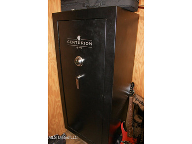 MULTI HOME PROPERTY! Welcome to your outdoorsman's paradise -- - photo 31