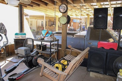 MULTI HOME PROPERTY! Welcome to your outdoorsman's paradise -- - photo 38