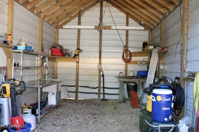 MULTI HOME PROPERTY! Welcome to your outdoorsman's paradise -- - photo 39