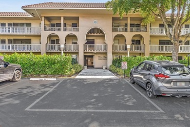 Ideally located in the heart of Boca Raton, 100 Royal Palm Way - photo 1