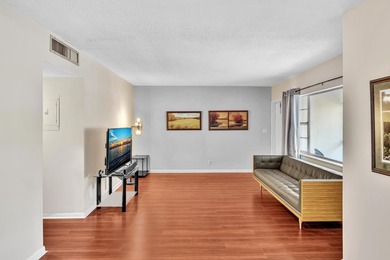 Ideally located in the heart of Boca Raton, 100 Royal Palm Way - photo 8