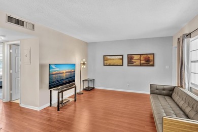 Ideally located in the heart of Boca Raton, 100 Royal Palm Way - photo 10