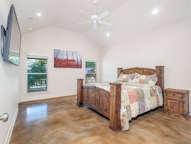 Built in 2021, this well-constructed lake house showcases - photo 11