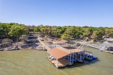 Built in 2021, this well-constructed lake house showcases - photo 22