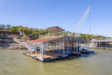 Built in 2021, this well-constructed lake house showcases - photo 23