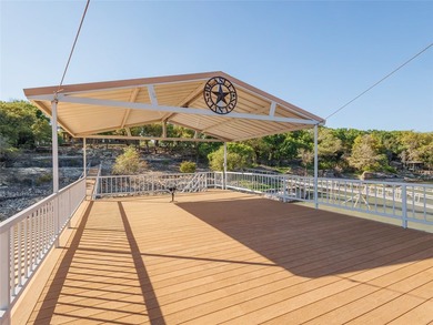 Built in 2021, this well-constructed lake house showcases - photo 25