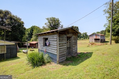 Looking for a private 2-bedroom home on acreage with no HOA? - photo 26