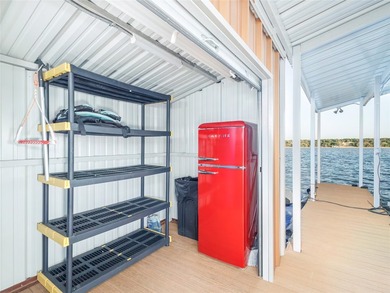 Built in 2021, this well-constructed lake house showcases - photo 27