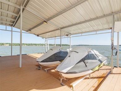 Built in 2021, this well-constructed lake house showcases - photo 29