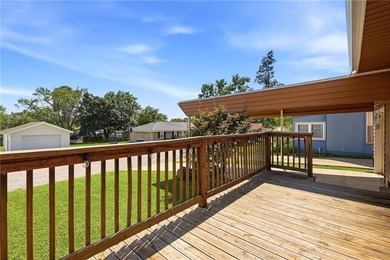 Welcome home to this charming 2-bedroom, 1-bath home in the - photo 5