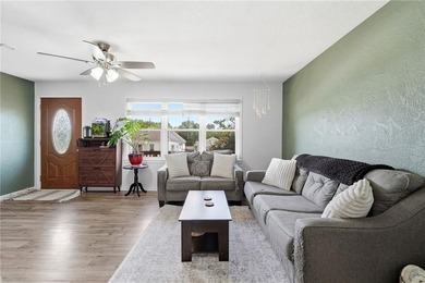 Welcome home to this charming 2-bedroom, 1-bath home in the - photo 8