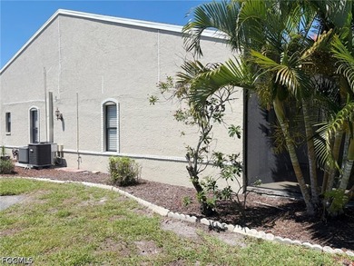 Gorgeous, completely remodeled condo now available! Two bedrooms - photo 6
